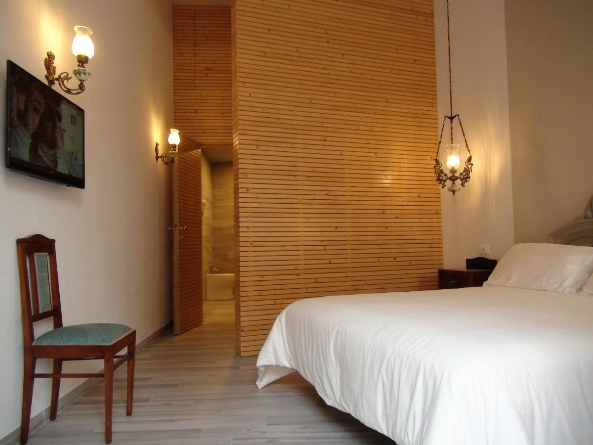 Room 55 Noto Eksteriør billede